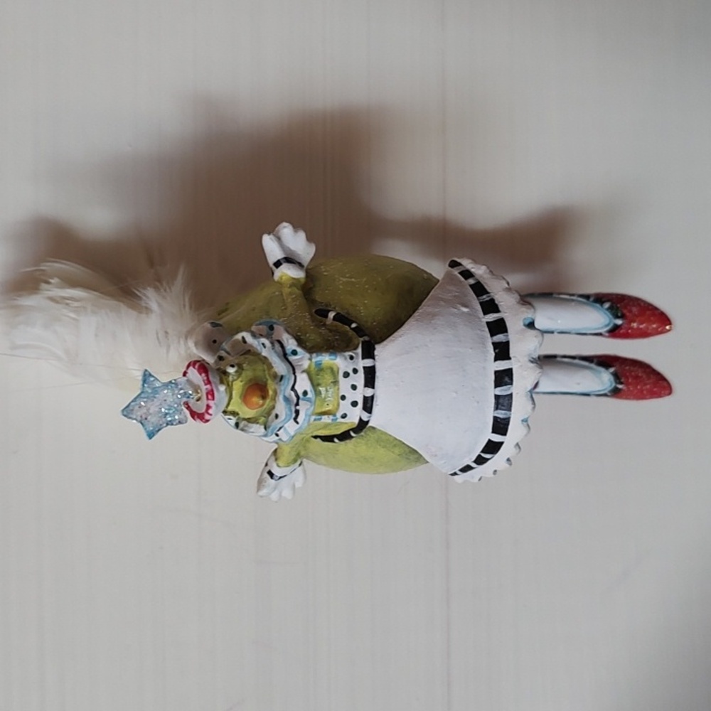Dept. 56 Krinkles Patience Brewster French Hen In Apron & Heels